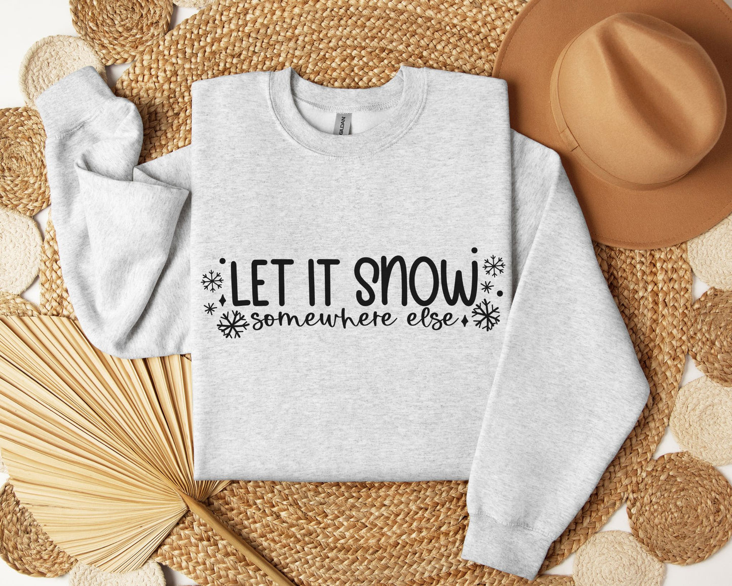 Let it snow, somewhere else - Crew